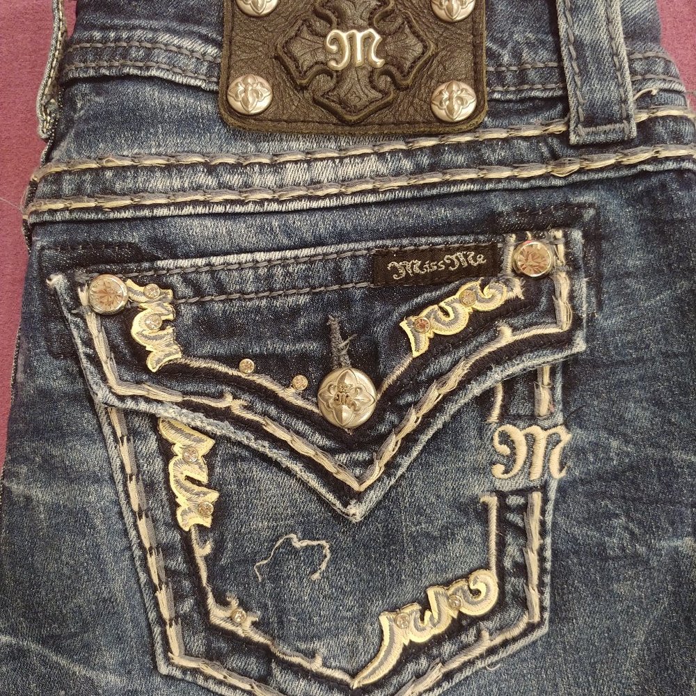 Miss Me Jeans - Awesome Pocket Detail with Crystal Accents and Engraved Buttons